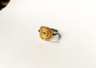handwritten family names ring in oxidized silver and 22k yellow gold