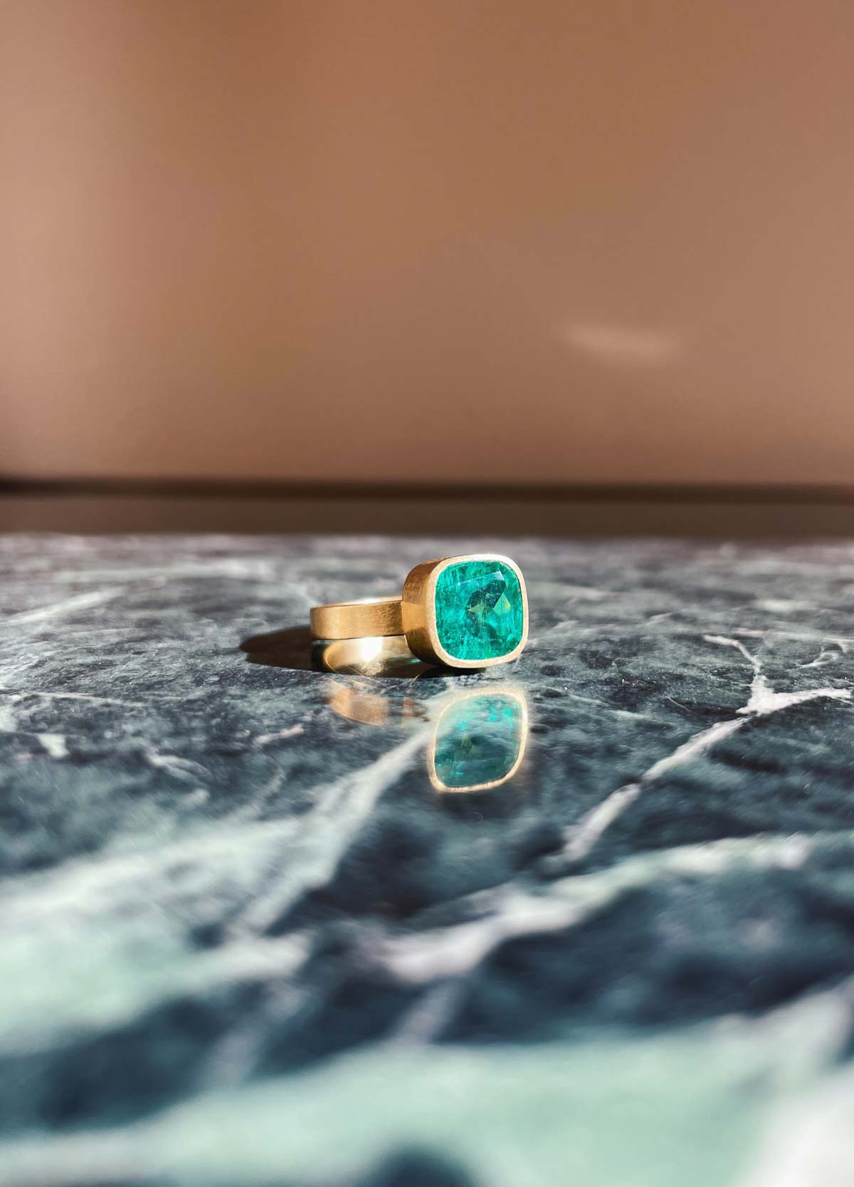 Glowing Emerald with 18k Gold